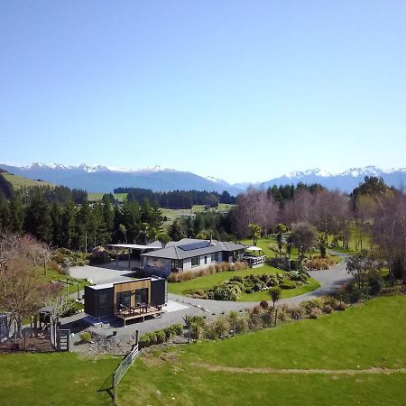 Boutique Tiny House - Te Anau Country Accommodation ภายนอก รูปภาพ