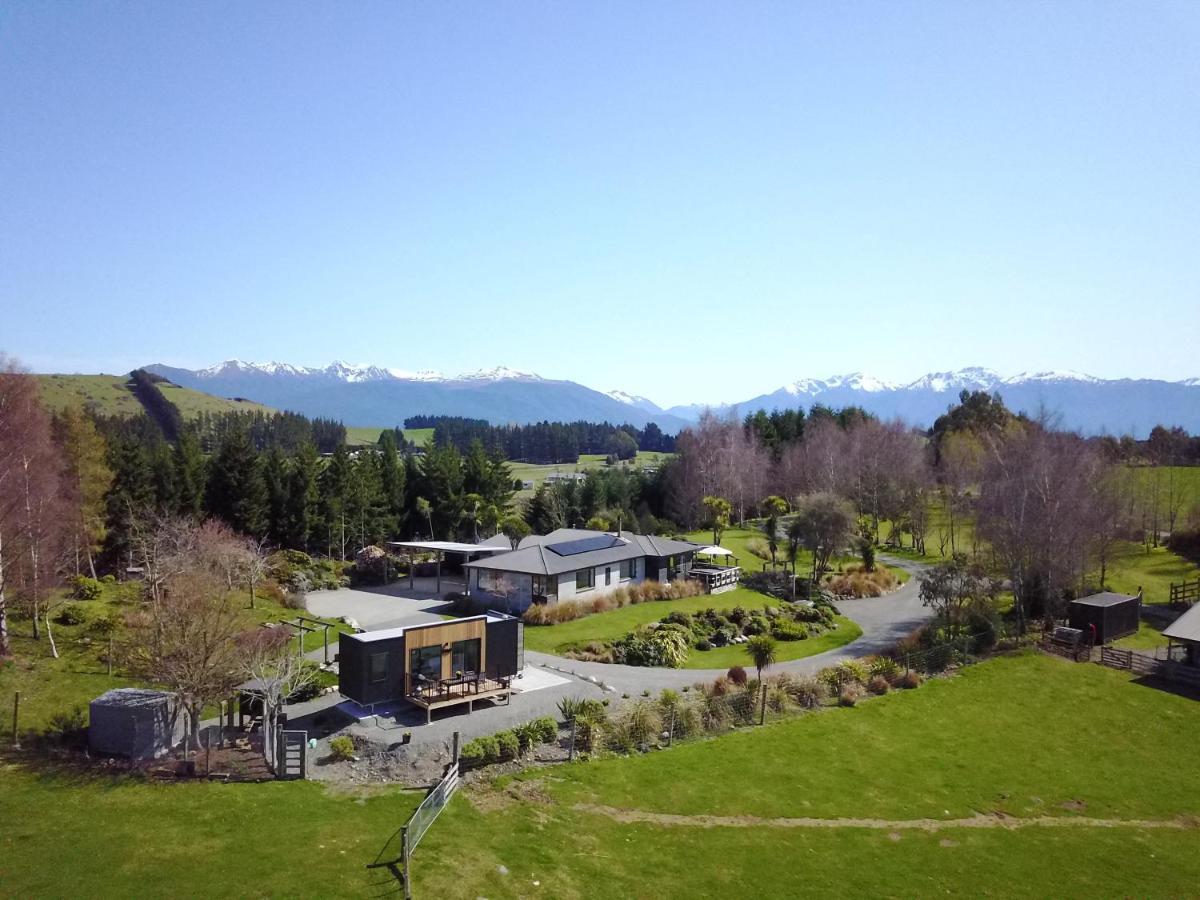 Boutique Tiny House - Te Anau Country Accommodation ภายนอก รูปภาพ